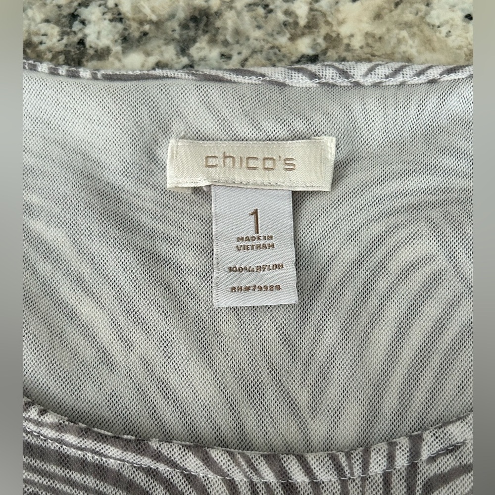 Chico’s Gray White Animal Print Cascade Ruffle Sleeveless Cami Blouse Top Size M - Picture 5 of 8